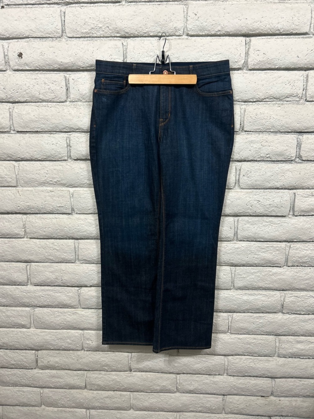 Levi's Bootcut Jeans Dark Blue Denim Button Accent 5-Pocket Women